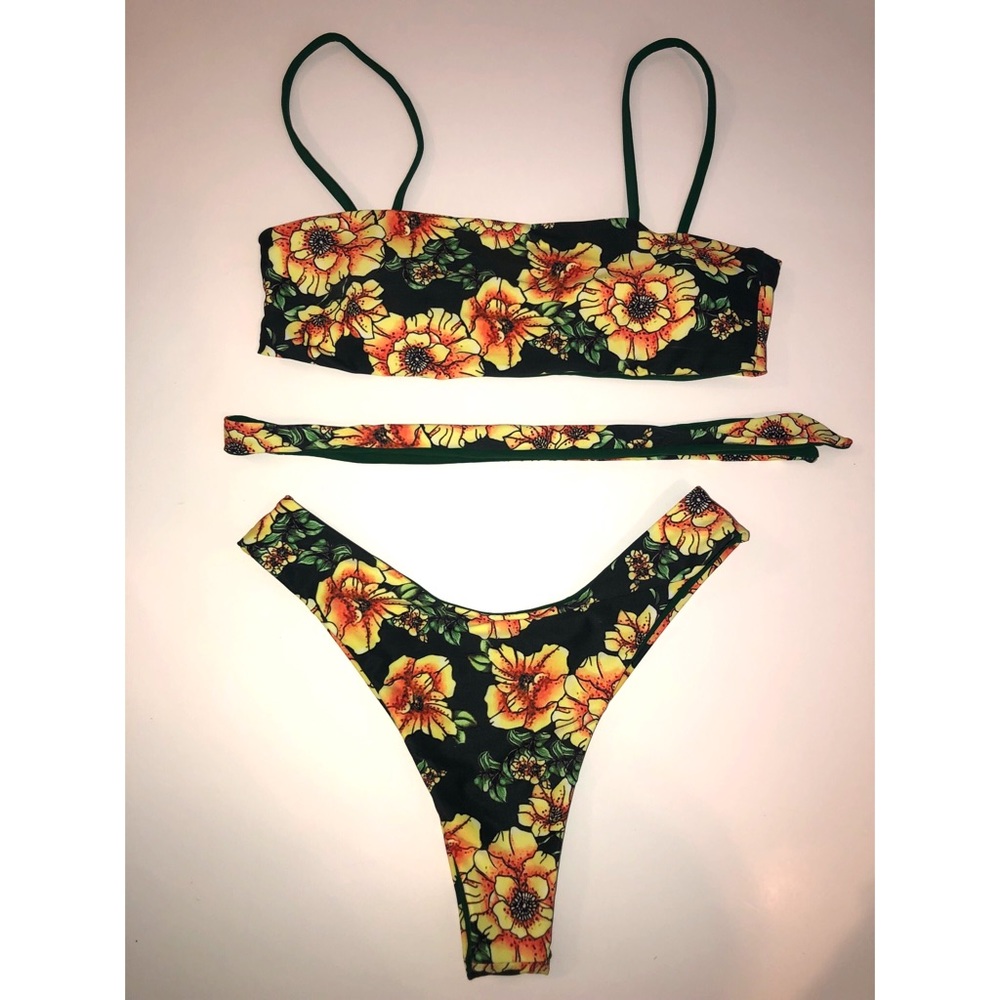 🦋SOLD🦋Floral Bikini Set - Picture 3 of 6